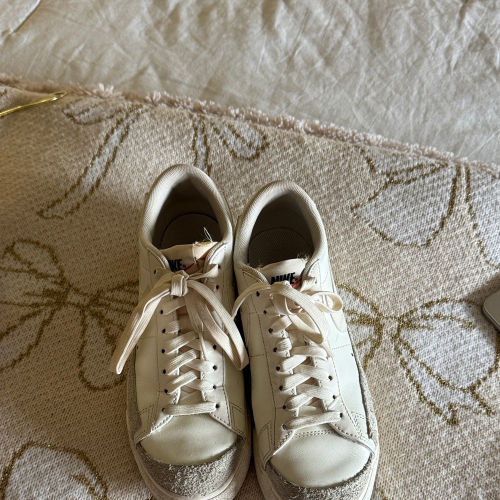 Nike Cream Low-Top Leather Sneakers